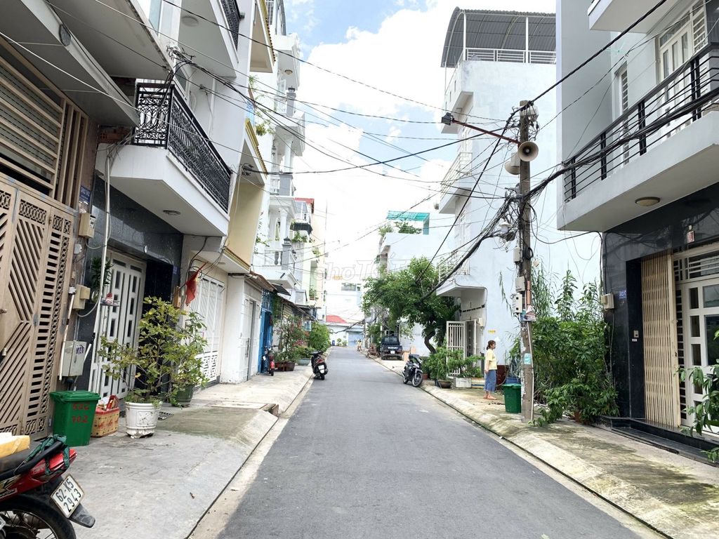 Bán nhà HXH P.Bình Thuận Q7